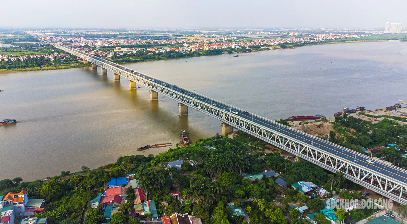Cầu Thăng Long là một trong những cây cầu quan trọng nhất của thủ đô Hà Nội