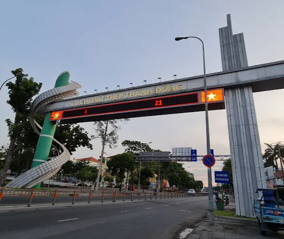 Cầu Vượt Củ Chi là tuyến đường huyết mạch nối liền các tỉnh khác
