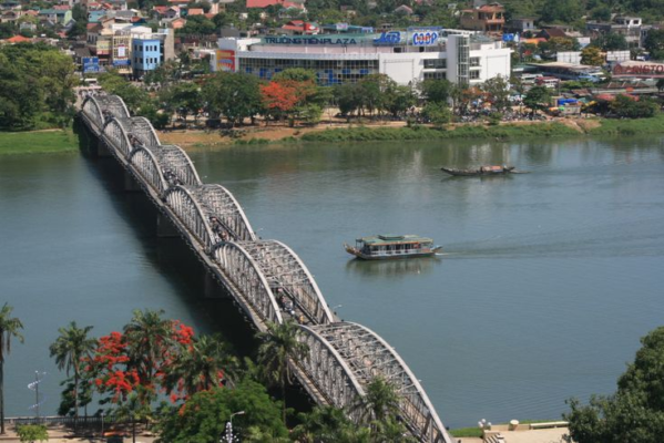 Cầu Tràng Tiền-biểu tượng văn hóa và lịch sử gắn liền với xứ Huế